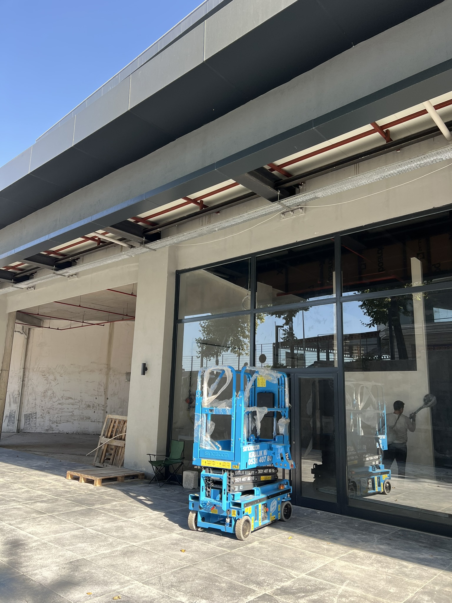 Arnavutköy de Makaslı Manlift Kiralama 